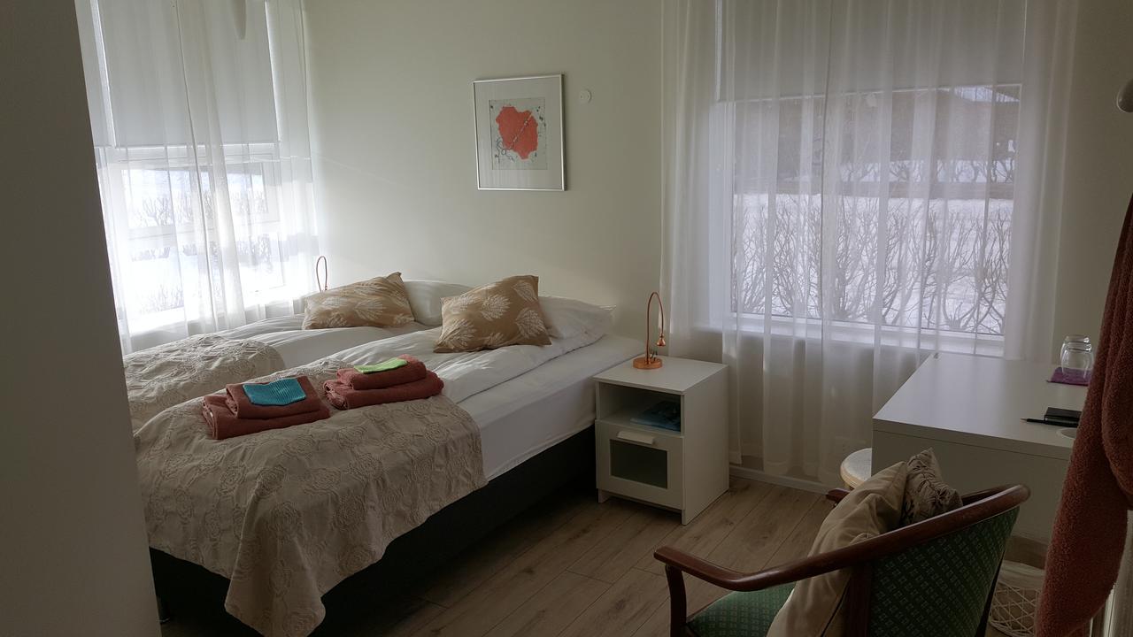 Hvita Husith, Kirkjubraut 48 Apartment Hofn Exterior photo